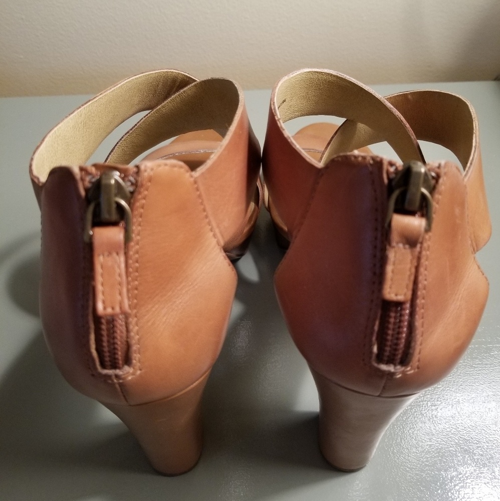 Audrey Brooks Leather Heels - Picture 5 of 8